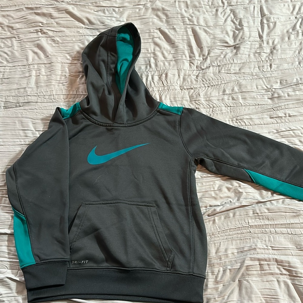 COPY - Boys size 7 Nike hoodie